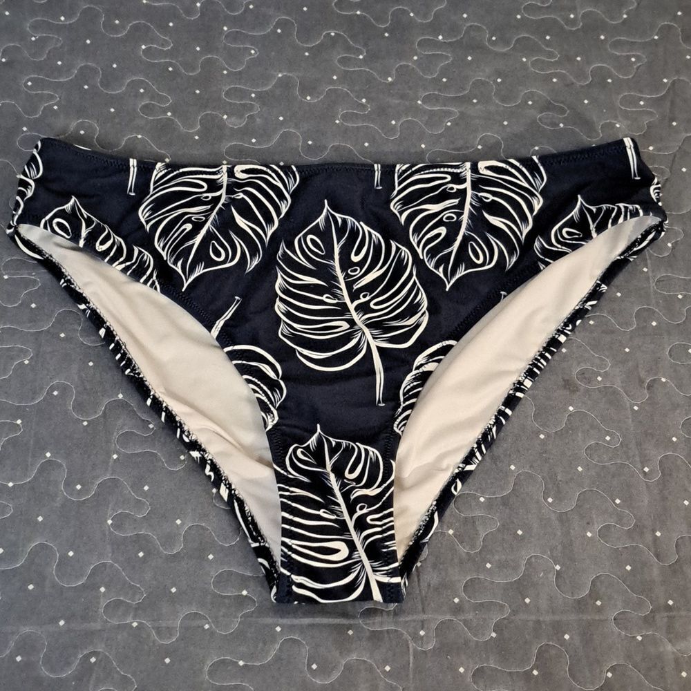 Cupshe Blue and white swim bottoms size XXL